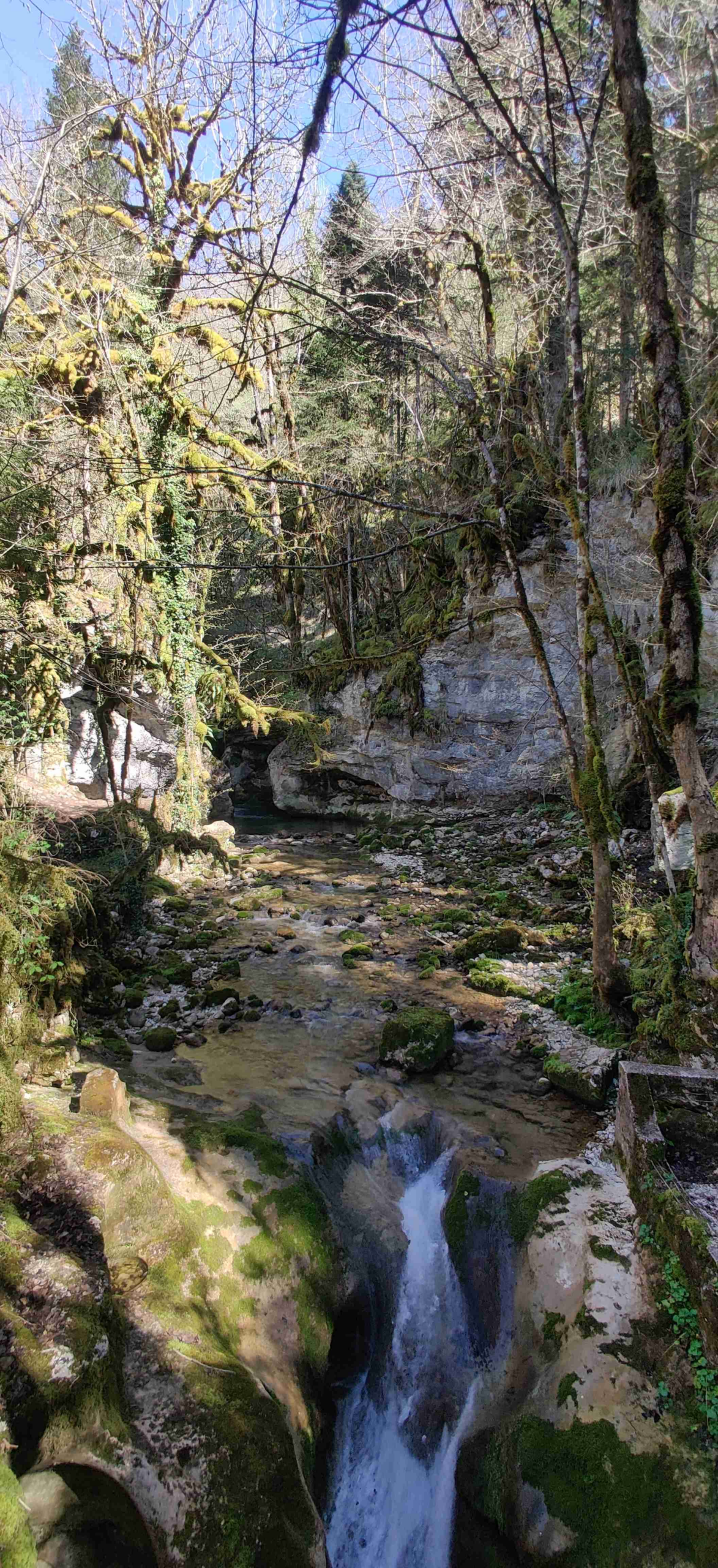 Chute d'eau haut de la cascade